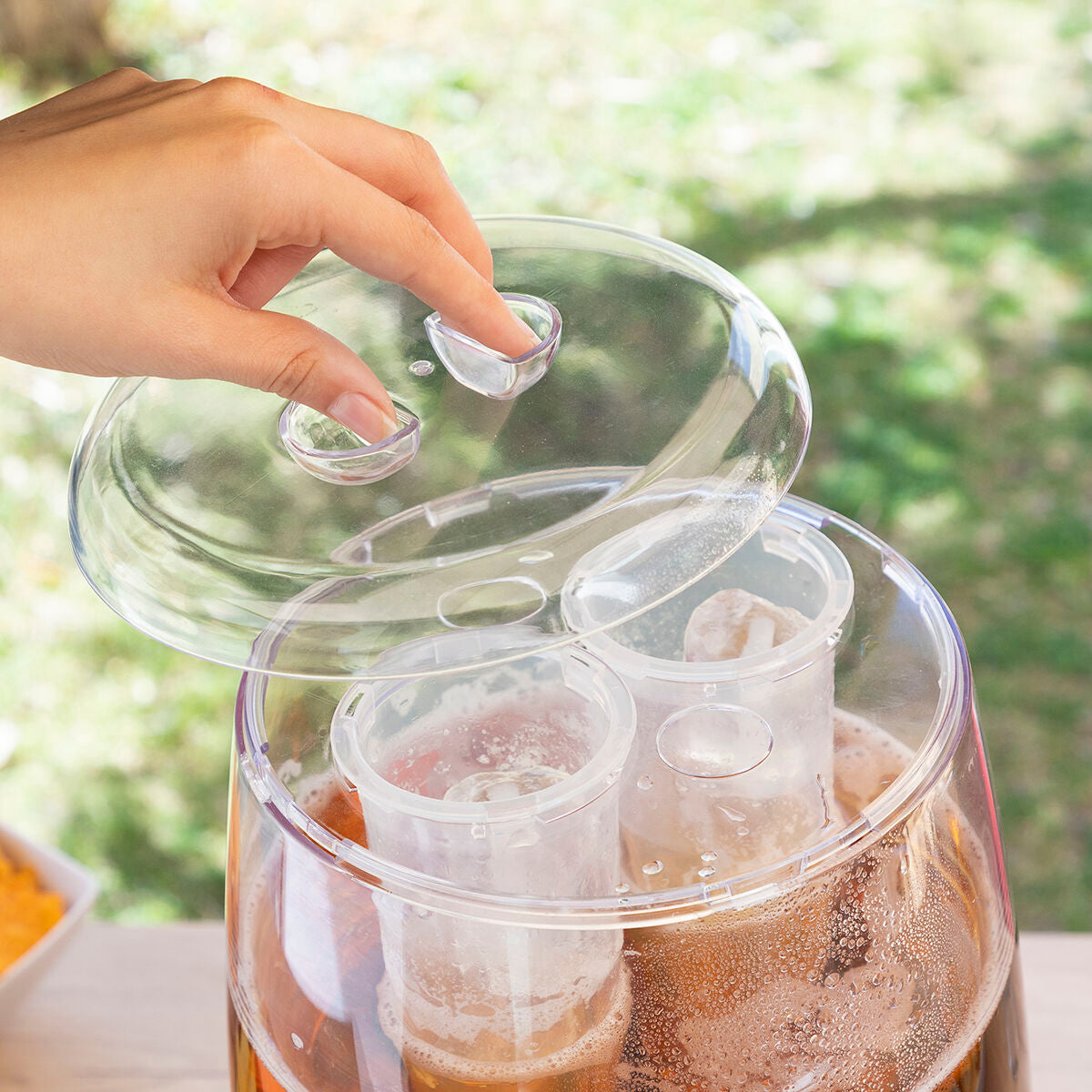 Beer Cooler Dispenser Pack InnovaGoods and 2 Rollable Sunglasses