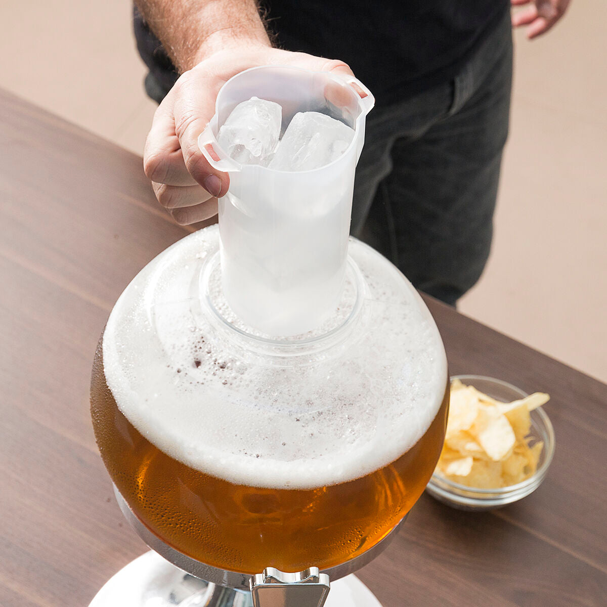 Beer Dispenser Cooling Pack InnovaGoods and 2 Folding Sunglasses