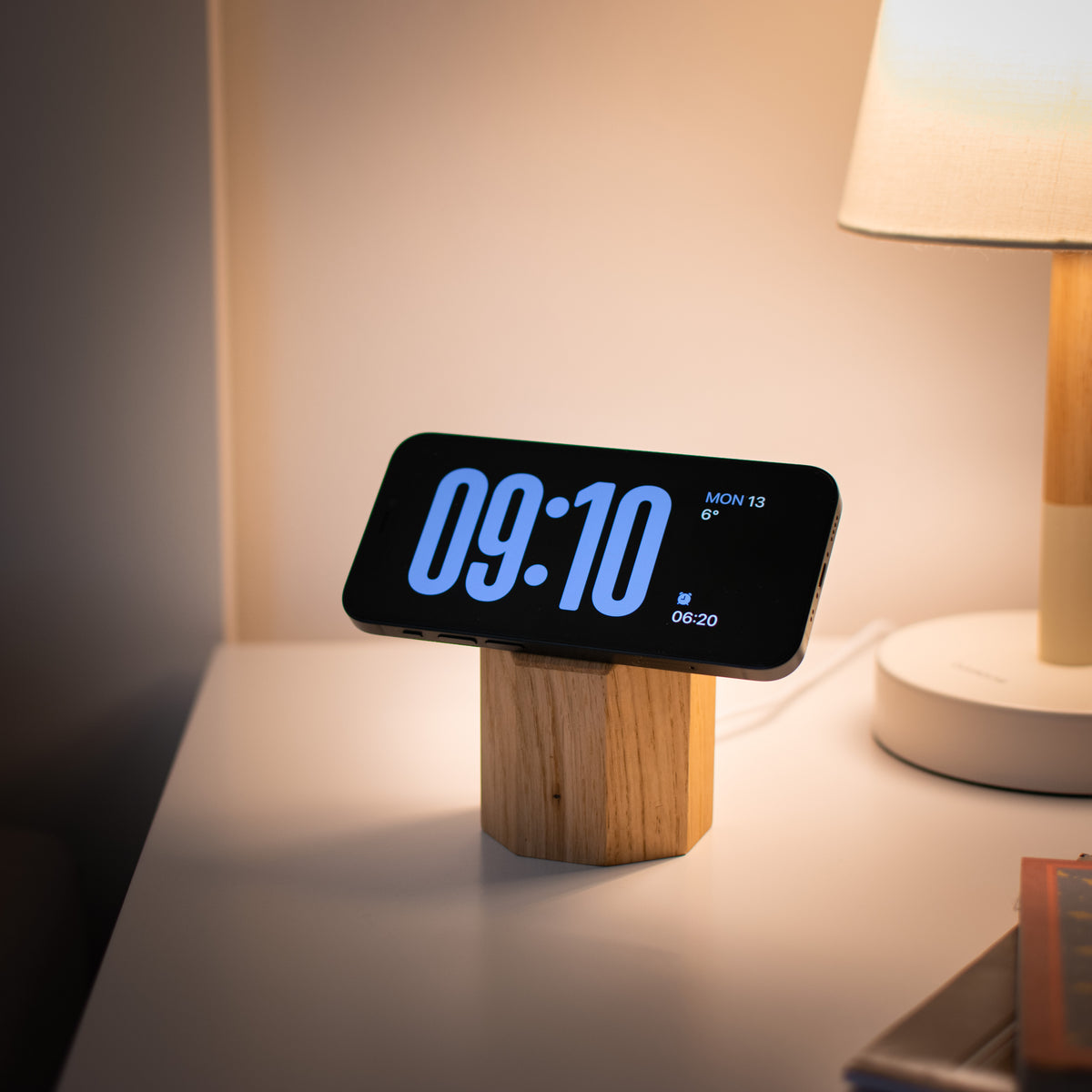 Wooden MagSafe Wireless Charger for iPhone, Android. Fast Qi2 25W