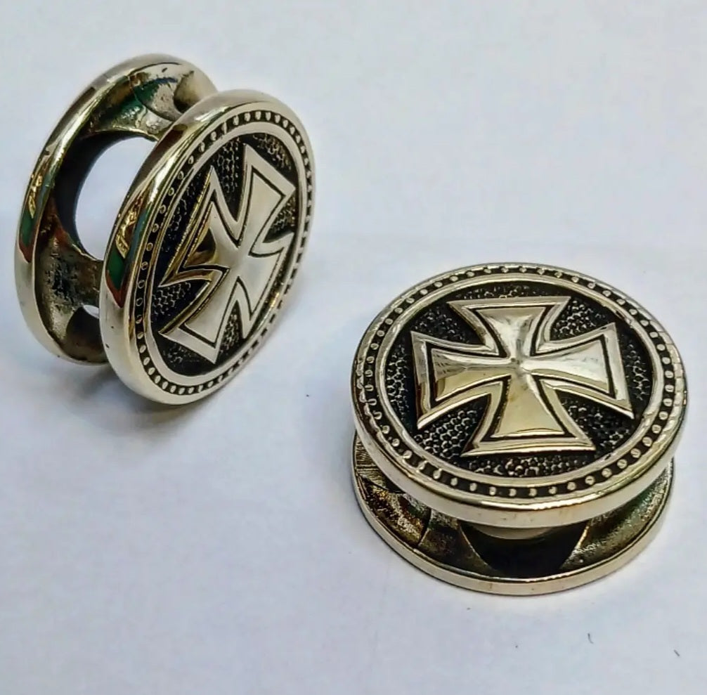 Brass round bead Templar Crosd